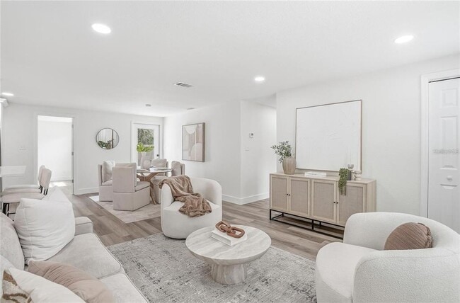 Foto del edificio - 1004 Idlebriar Way