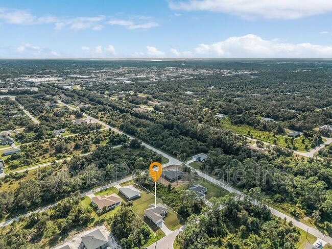 Foto del edificio - 19053 Wilton Ave