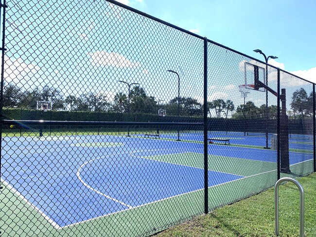 Foto del edificio - 9872 Liberty Ct