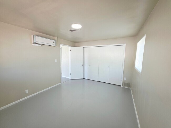 Foto del edificio - 2031 E Silver St
