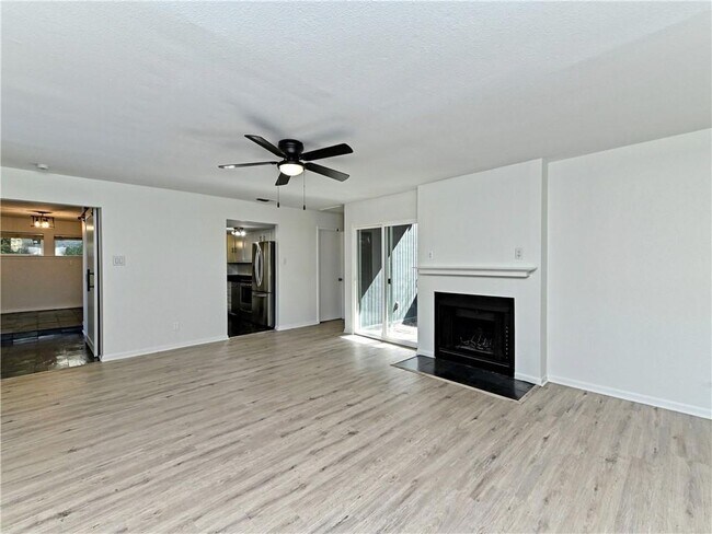 Foto del edificio - 6911 Thorncliffe Dr