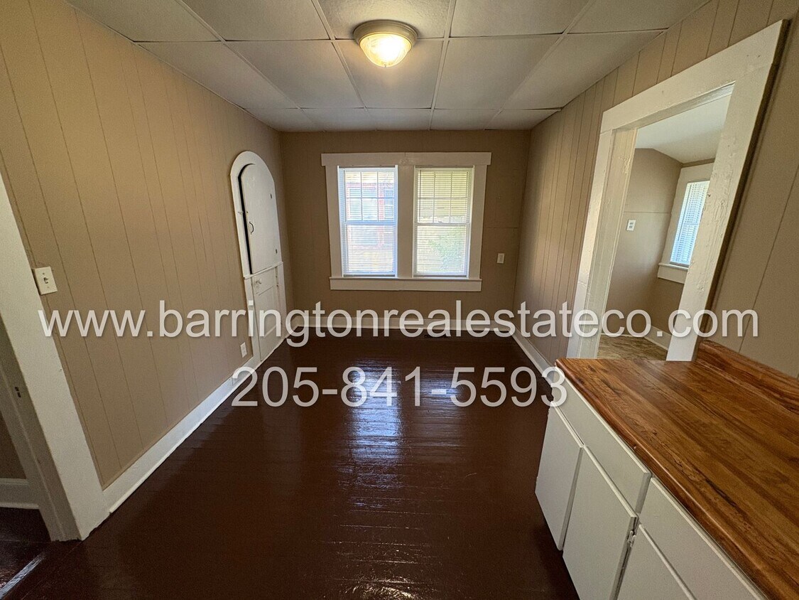 Building Photo - 4841 Terrace R-