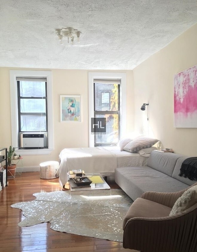 Primary Photo - Studio, East 10th Street