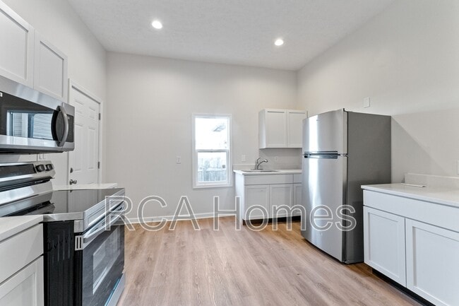 Photo - 21 N Gray St House