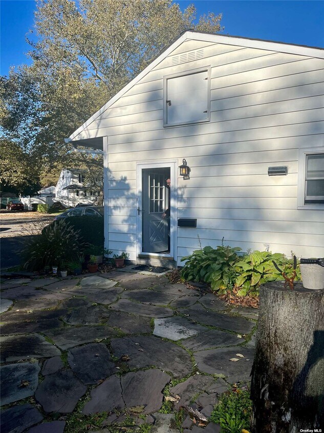 9 Lori Ct, Northport, NY 11768 Apartment for Rent in Northport, NY