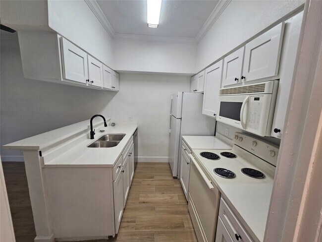 Foto del edificio - 2626 Holly Hall St