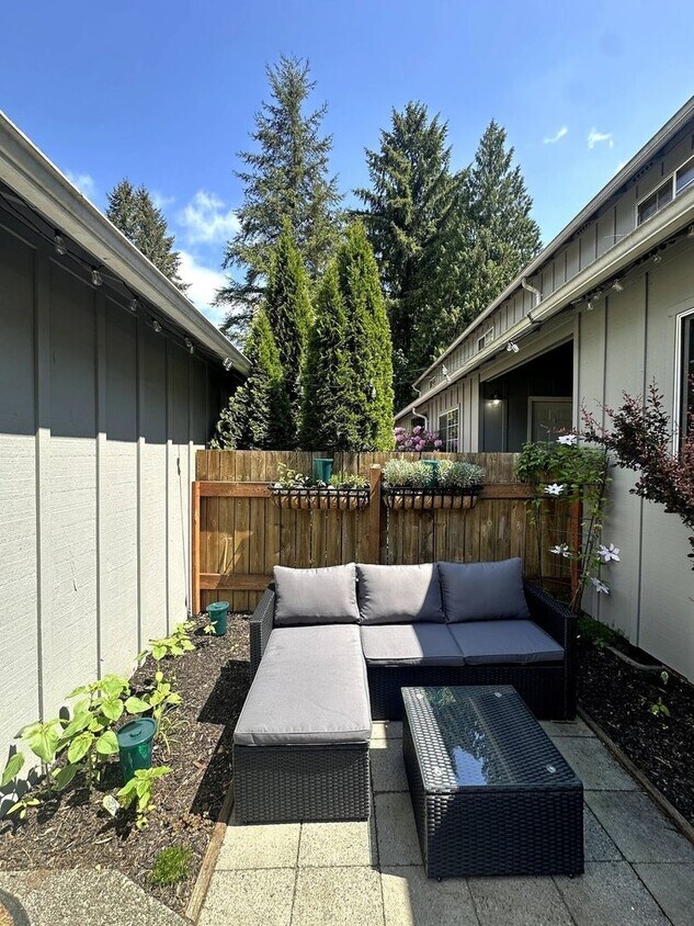 Primary Photo - 2821 60th Ln SE
