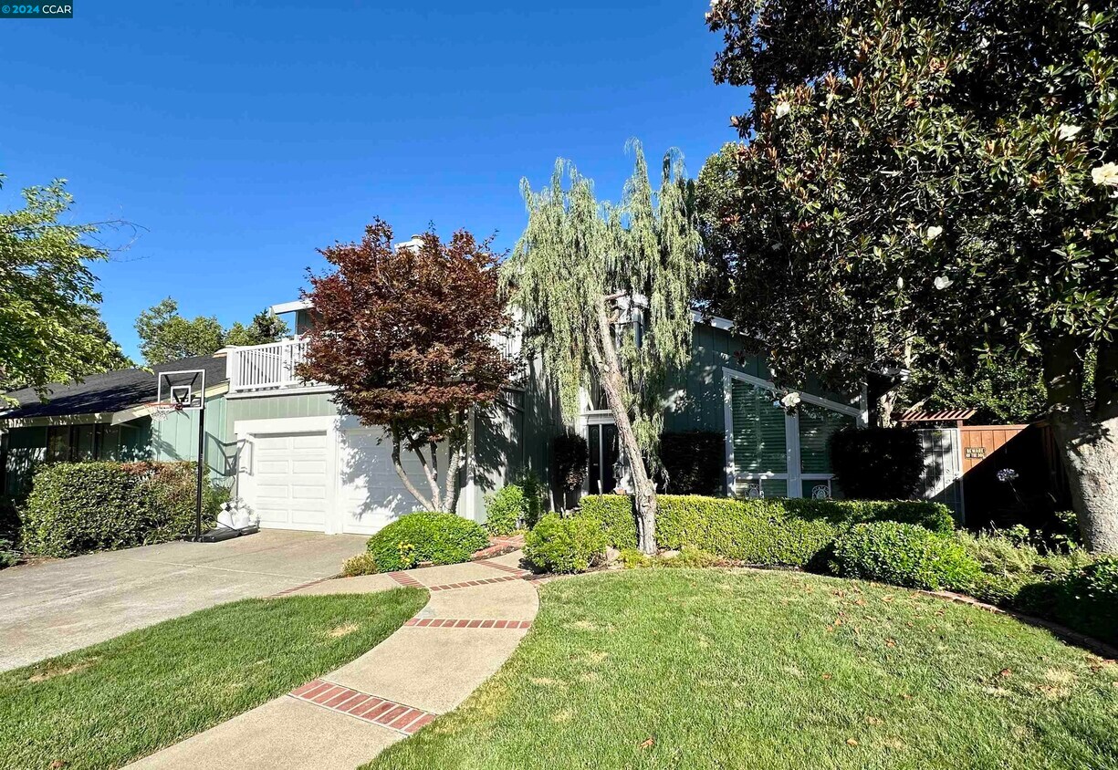 Primary Photo - 403 Jensen Ct