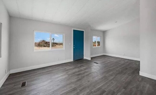 Building Photo - 1266 Cambria Ave