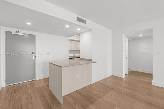 Foto del edificio - 1500 Bay Rd