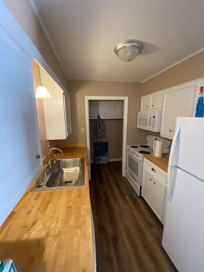 Foto del edificio - 566 Scotland Ct