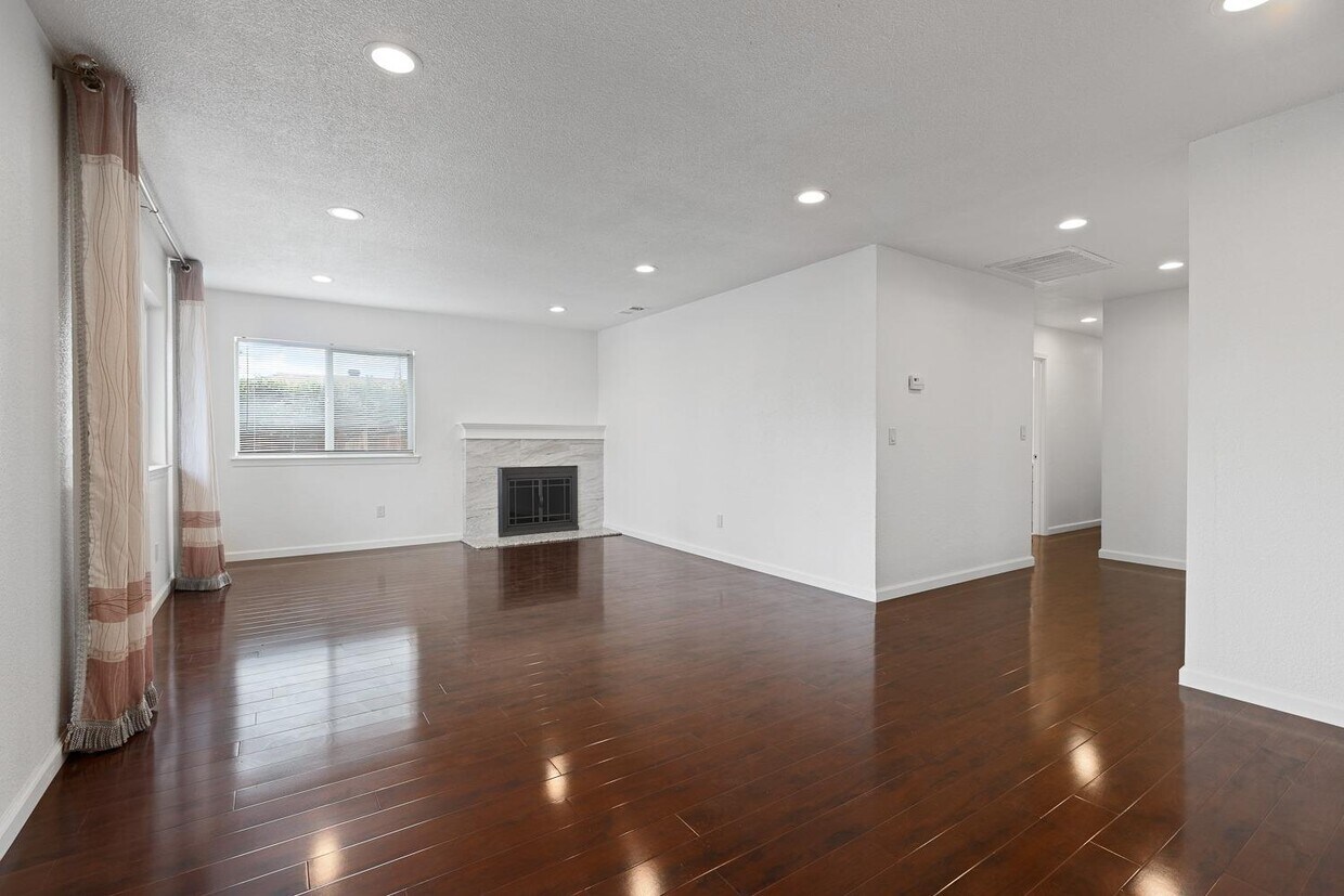 3323 N Ezie Ave, Fresno, CA 93727 House Rental in Fresno, CA