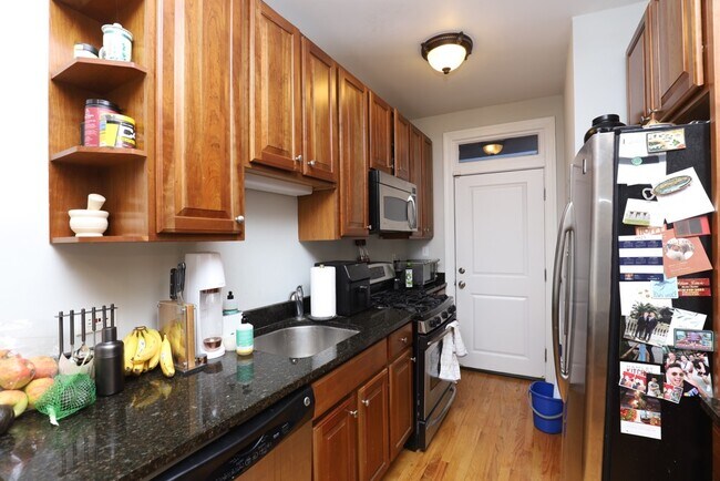 Foto del edificio - 748 W Addison St