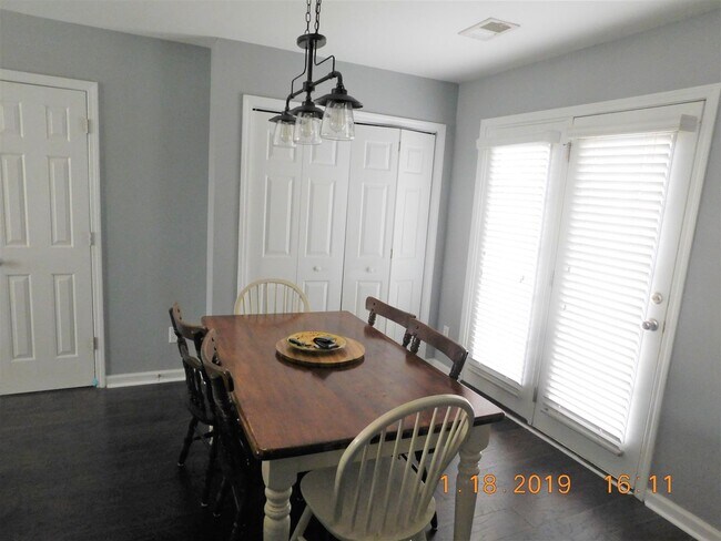 Foto del edificio - 500 S Bull St