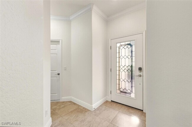 Foto del edificio - 2080 Wellington St