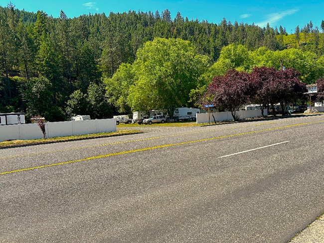 Foto del edificio - 85 Canoe Cp Lp