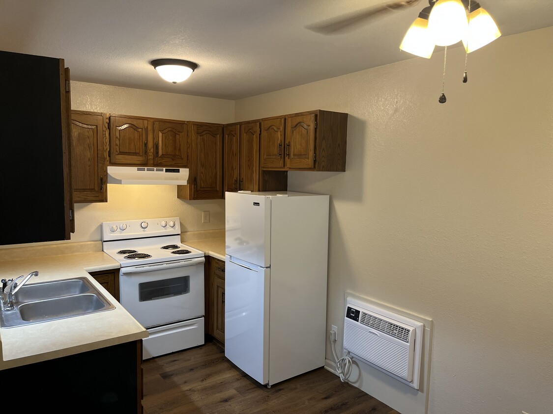 Kitchen - 404 W Jackson St
