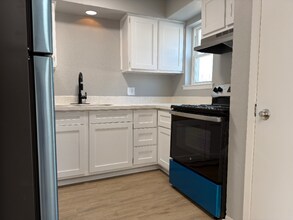 Building Photo - 301 Tri City Beach Rd