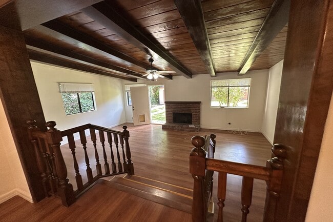 Building Photo - 4608 Saloma Ave