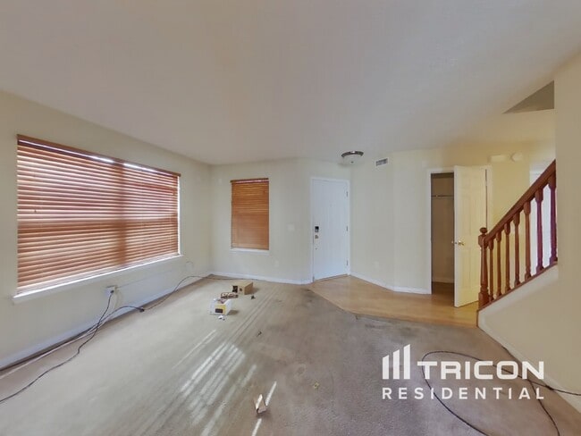 Foto del edificio - 8146 Birchfield Dr