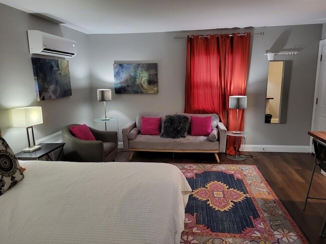 Building Photo - 815 Clay St