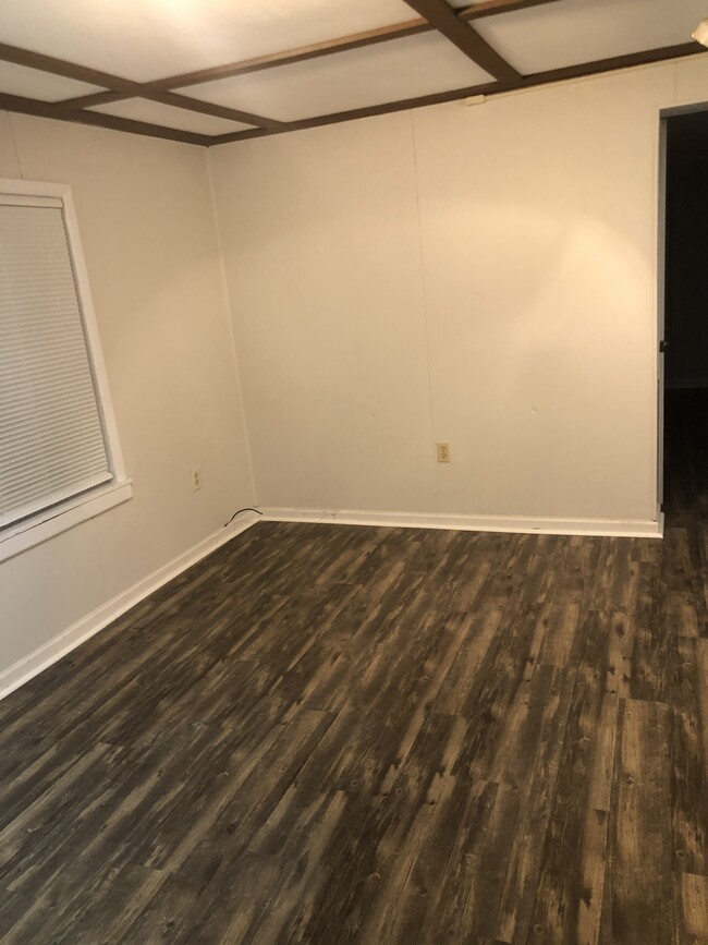 Building Photo - 128 Westwood Dr