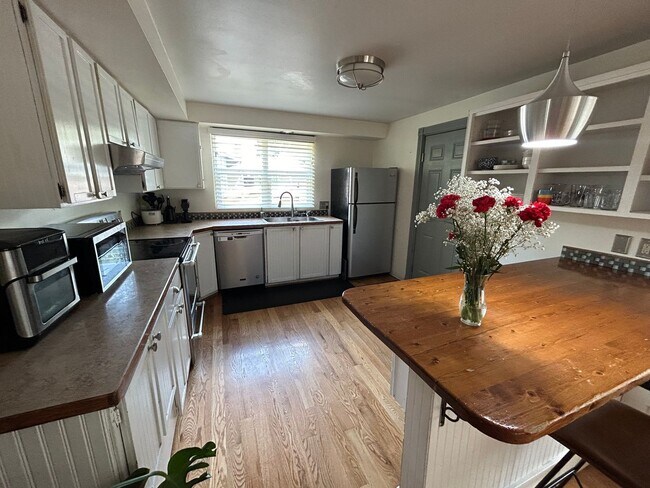 Building Photo - 4 Bedroom in South Missoula!