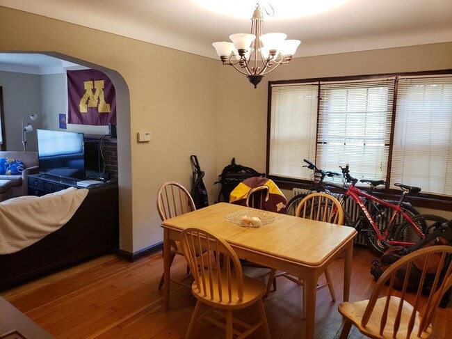 Comedor - 1036 13th Ave SE