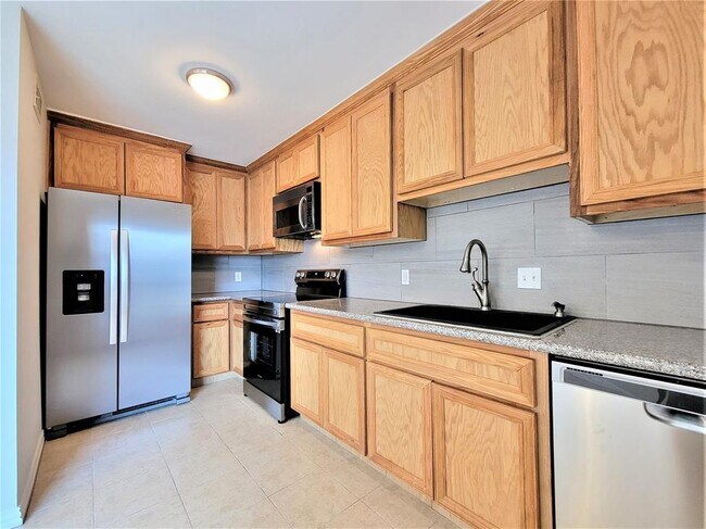 Building Photo - 6653 Wanda Ln