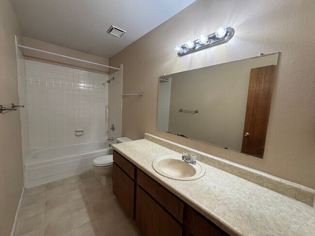 Photo - 405 Bonfoy Ave Apartment