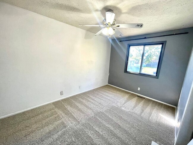 Building Photo - 14808 Edna St