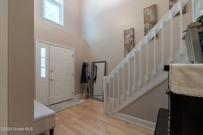 Building Photo - 3 Deerwood Ct