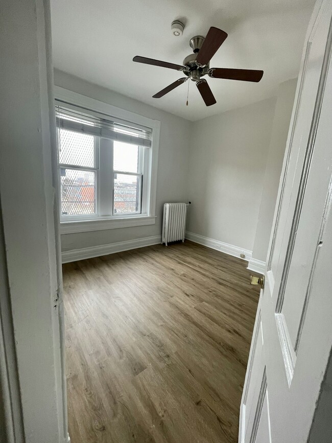 Building Photo - 1601 Park Ave
