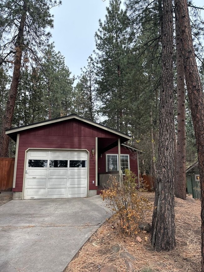 Building Photo - 1924 SW Forest Ridge Ave