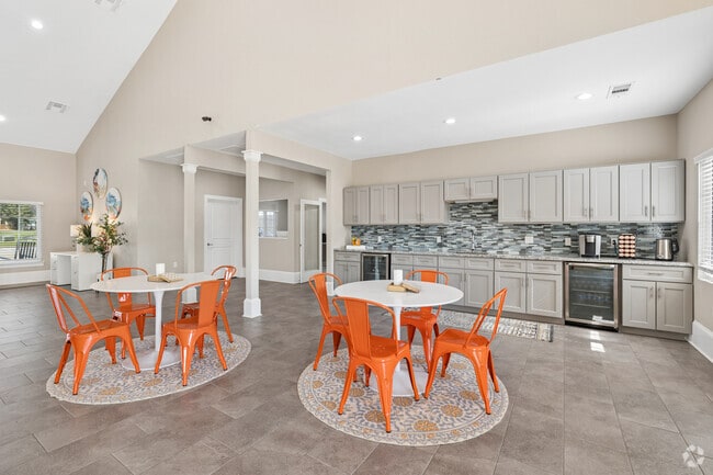 Clubhouse - Ashton Heights Apartments