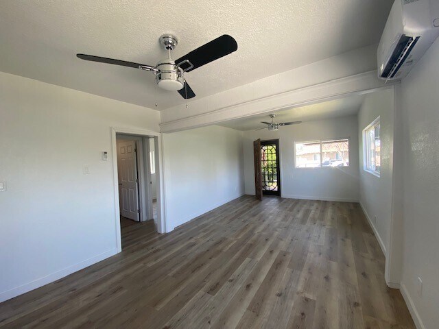 Foto del edificio - 1008 S Rowan Ave
