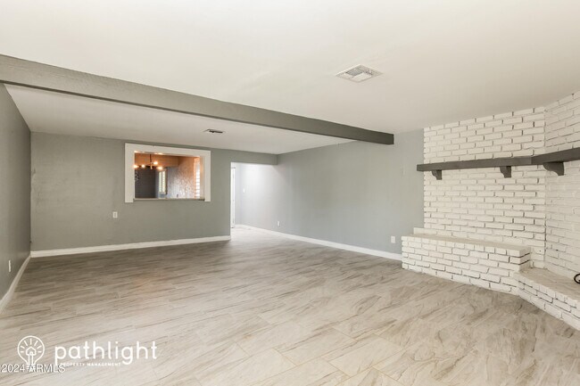 Building Photo - 1439 E Hatcher Rd