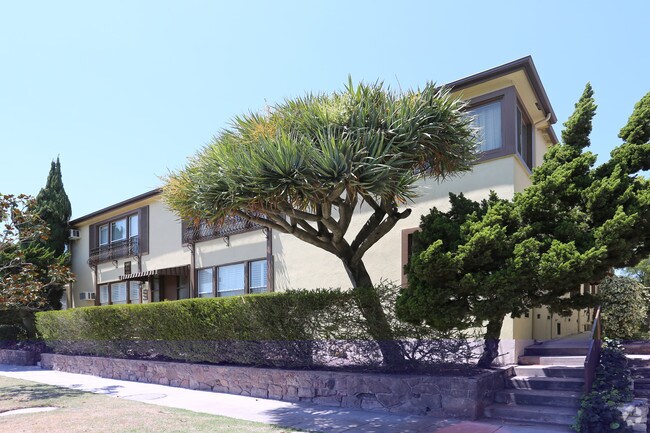 Foto del edificio - 9561-9565 W Olympic Blvd