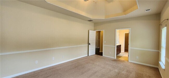 Foto del edificio - 525 Twelve Oaks Dr