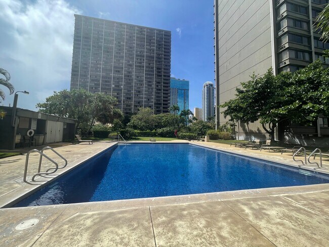 Building Photo - 55 S Kukui St