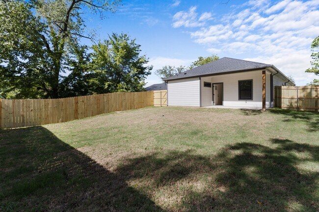 Building Photo - Brand-New 3 Bed, 2 Bath Home for Rent Neve...