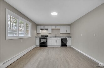 Building Photo - 24 Faahs Dr