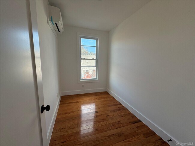 Foto del edificio - 532 Jerome St