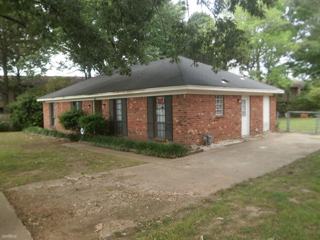 Building Photo - 4020 Berrybrook Rd