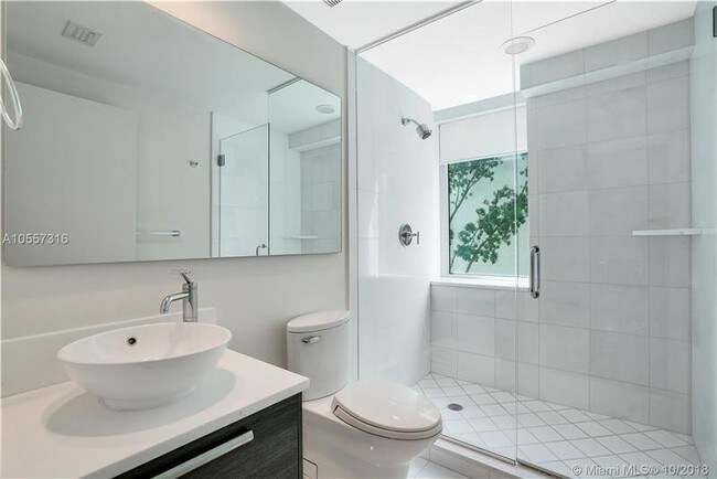 Foto del edificio - 2950 NE 188th St