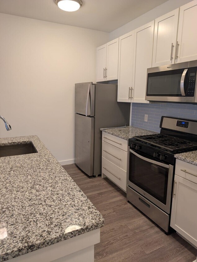 Foto principal - 687 Ocean Ave