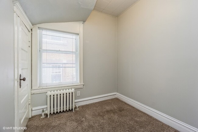 Building Photo - 1130 S Oak Park Ave