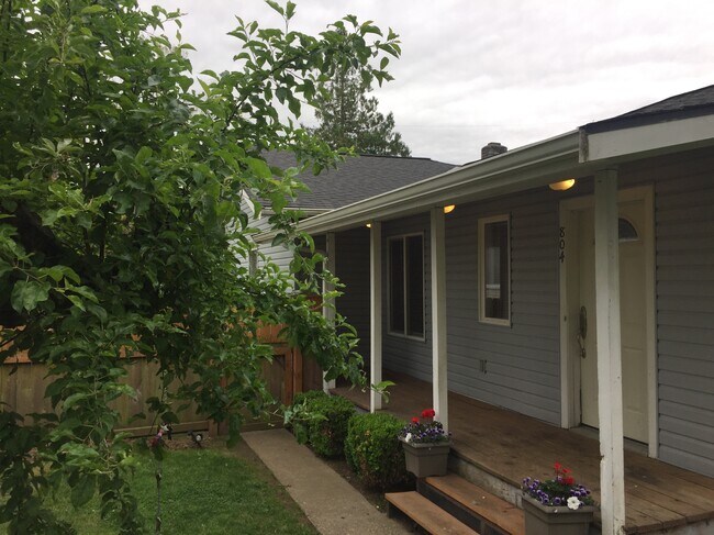 Small veranda-style front-porch - 804 Edson St.