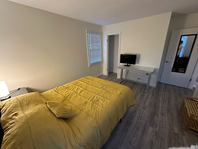 Foto del edificio - 4830 Humber Dr
