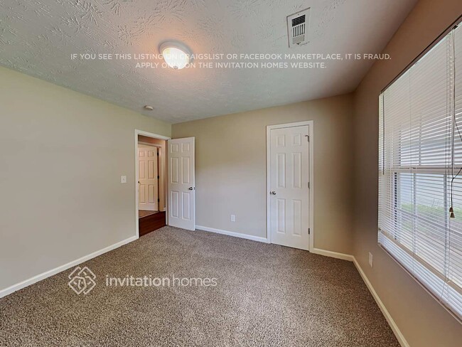 Building Photo - 1422 Steam Engine Way NE